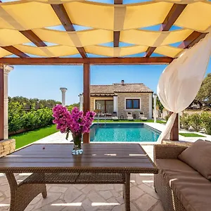  Villa Aldonna